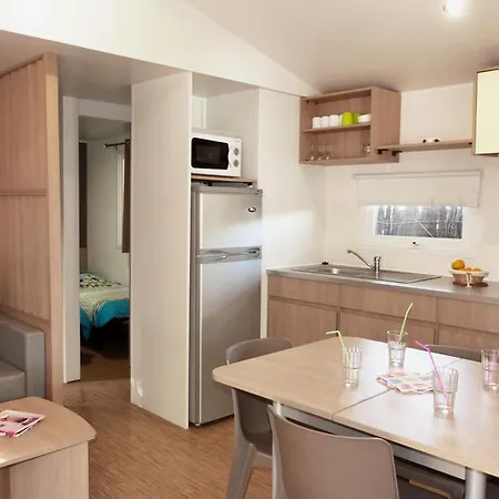 Кемпінг La Bergerie Єр