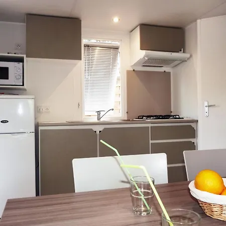 Кемпінг La Bergerie Єр