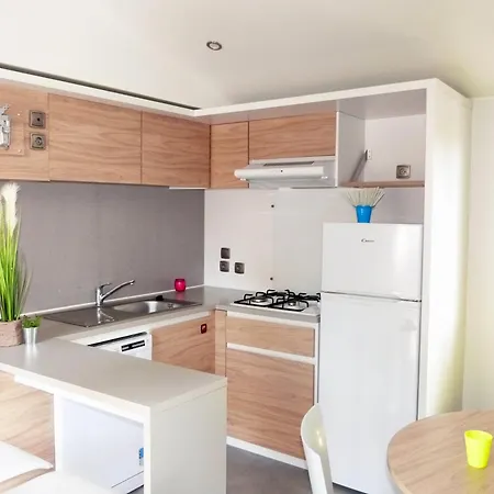 La Bergerie Кемпинг Йер